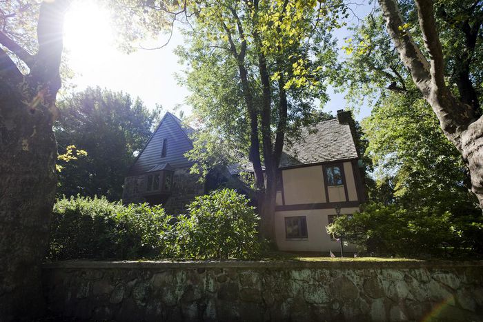 Todt Hill on Staten Island: Frank Cali's Neighborhood Is Known for Mob Ties