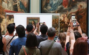 Want to See the Mona Lisa? Get in Line