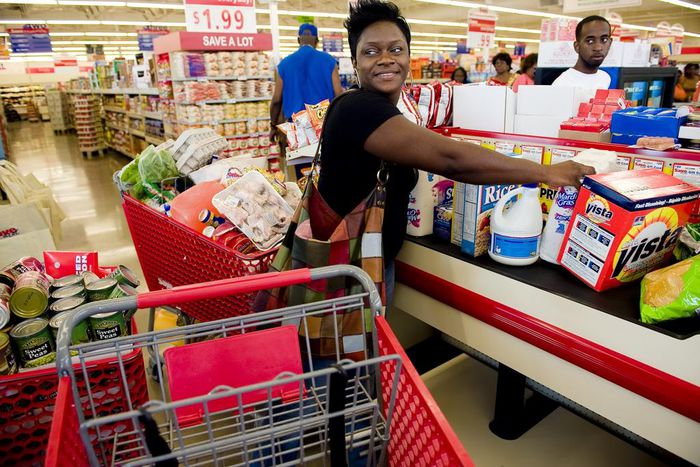 Woman shopping(choppiesgroup)