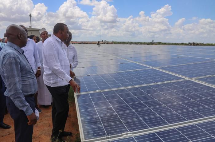President Uhuru Kenyatta commissioning the 50MW Garissa Solar Power Plant in Garissa County on Friday, December 13, 2019