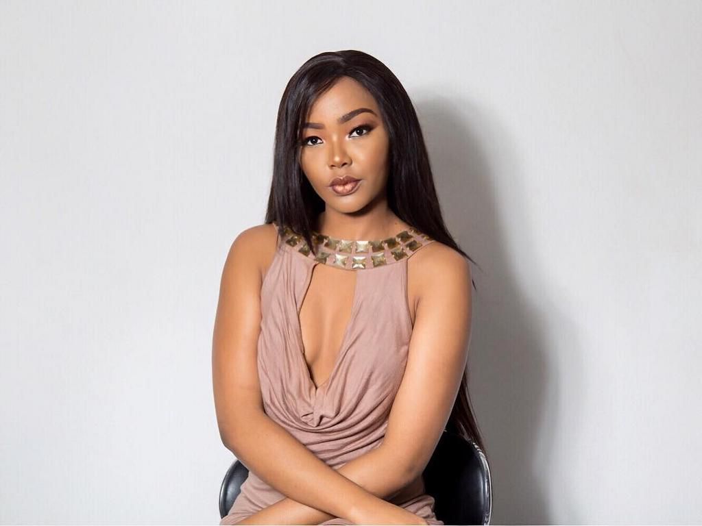 Sarah Teshna (Instagram)