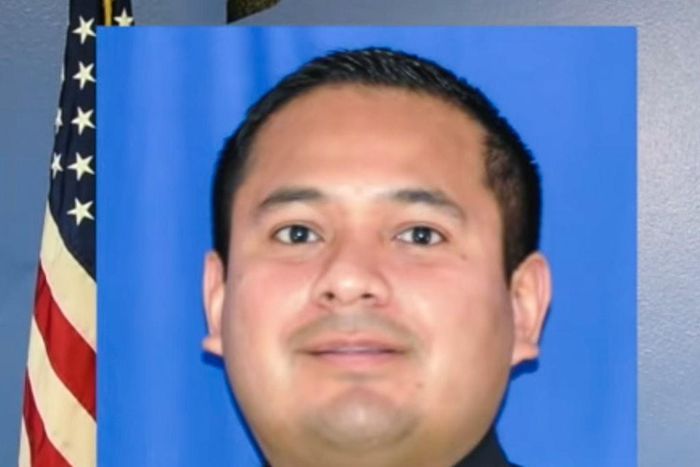 Florida officer abused police database to get dates, authorities say