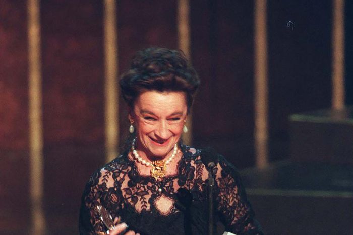 Zoe Caldwell, Winner of Four Tony Awards, Is Dead at 86