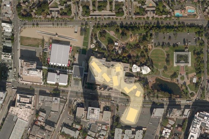 A $650 Million Building Jumps a Hurdle