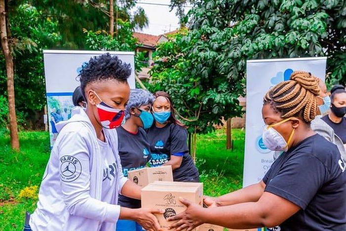 Singer Wahu responds after being accused of publicizing her donations to the poor