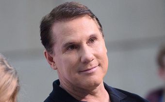 Nicholas Sparks apologizes for anti-gay comments in 2013 emails
