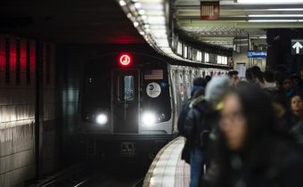 New York's Mayor Doesn't Run New York's Subways, but Should He?