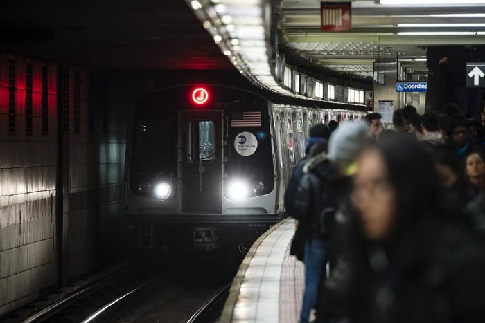 New York's Mayor Doesn't Run New York's Subways, but Should He?
