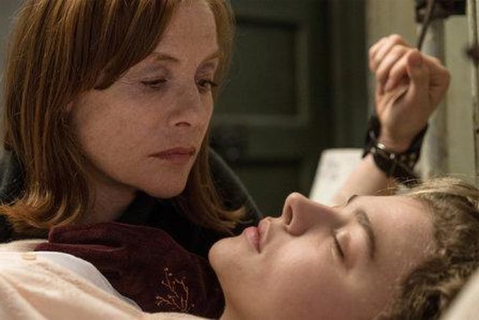 'Greta' review: Isabelle Huppert as sweet surrogate mom turned psycho stalker