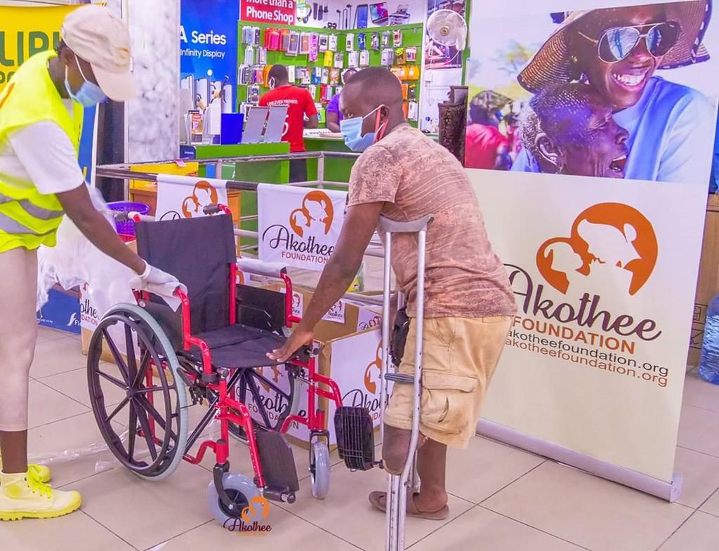Akothee comes to the rescue of homeless man after donating a wheelchair to him (Photos)