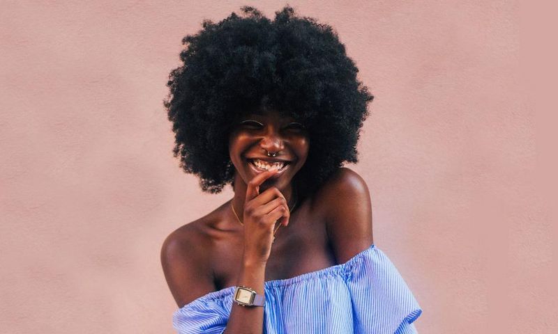 Black tea rinse on natural hair prevents shedding  (Teen Vogue)