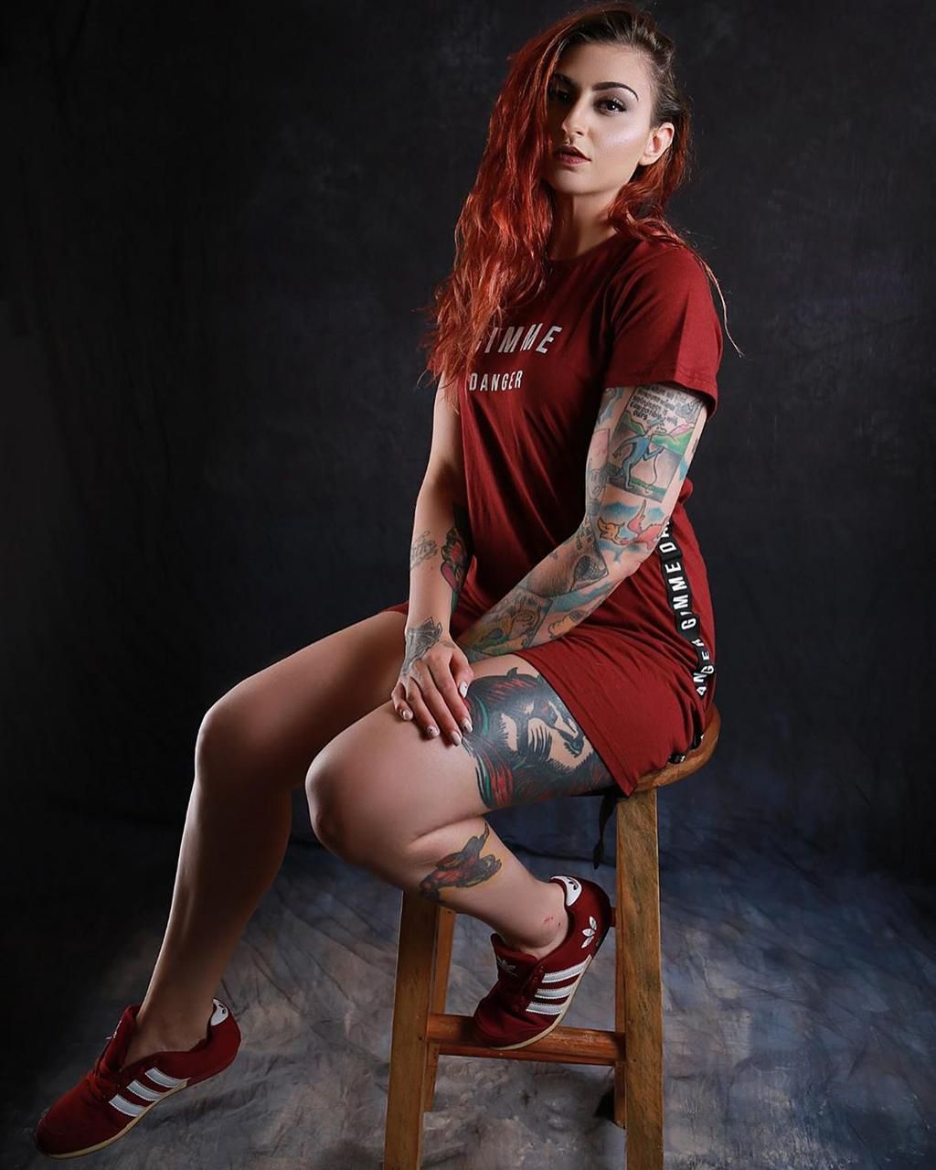 Ebru TV presenter shows off her full body tattoo (Photos)