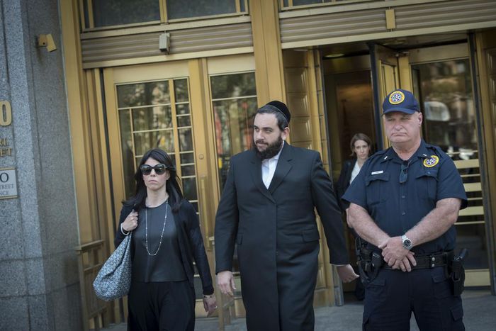 In Police Trial, Prosecutors Describe a 'Case of Old-Fashioned Bribery'