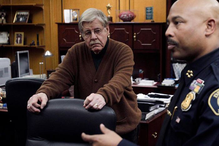 George Kelling, a father of 'Broken Windows' policing, is dead at 83