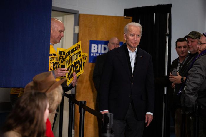 Wobbly After Iowa, Biden Confronts a Perilous Moment