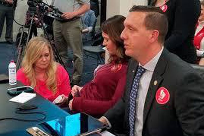 Judge blocks Kentucky fetal heartbeat law that bans abortion after 6 weeks