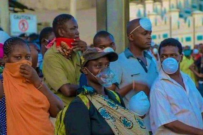 Governor Joho gifts woman pictured wearing plastic bottle