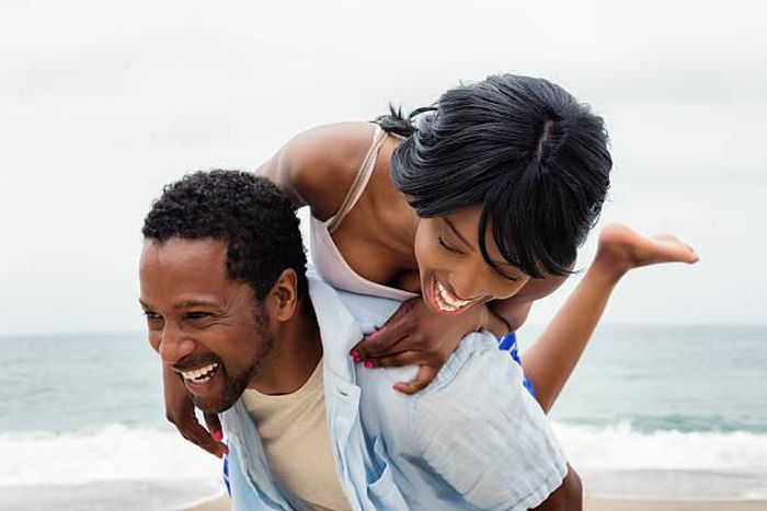 Happy couple(FreeImages)