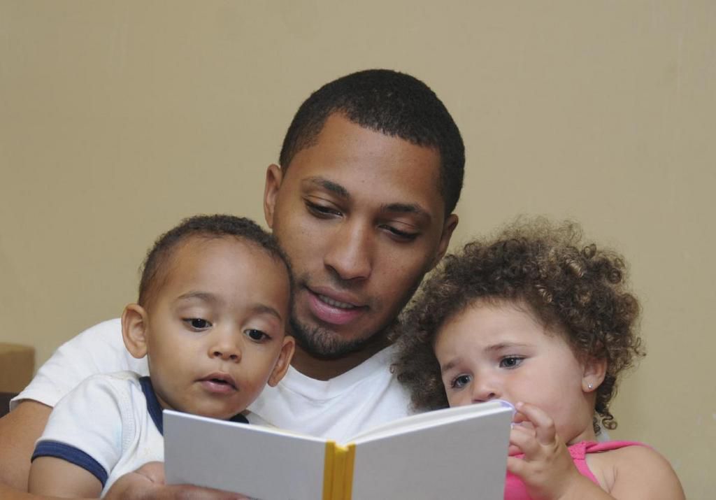 Reading helps your toddler develop language (thetimesinplainenglish)