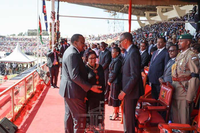 How protester at Mzee Daniel arap Moi's Nyayo Stadium funeral was swiftly silenced & taken away by bodyguards
