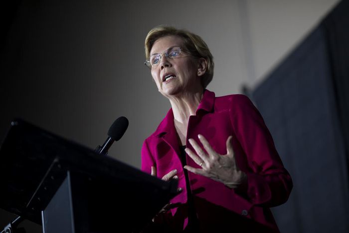 Warren Vows to Give Away Donations From Opioid Magnate's Family