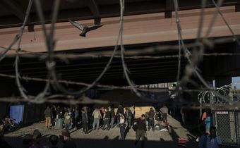 Migrant Detention Camp Under Bridge Is Vacated