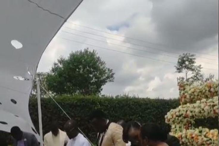 Gospel singer Magic Mike weds longtime girlfriend in lavish wedding