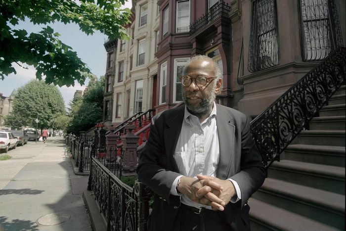 Charles Hobson, Who Helped Break a TV Color Line, Dies at 83