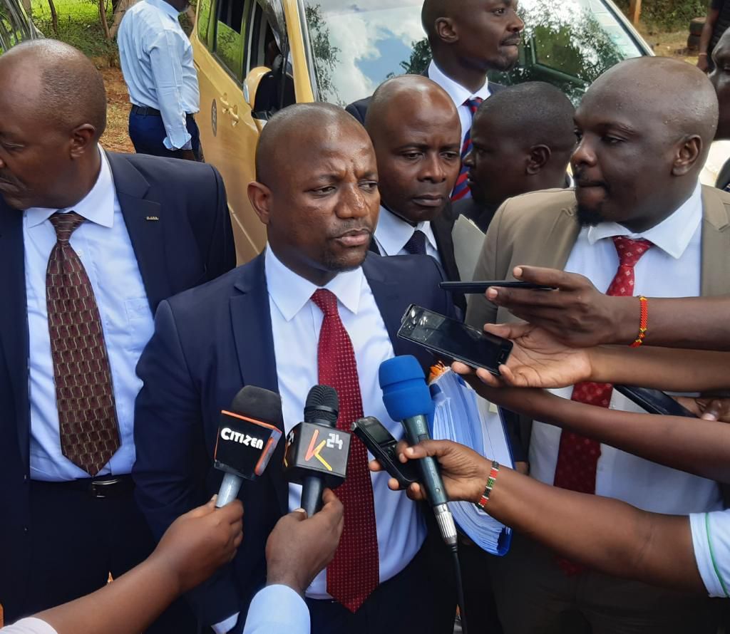 Lawyer George Kiithi speaking to the press in Voi