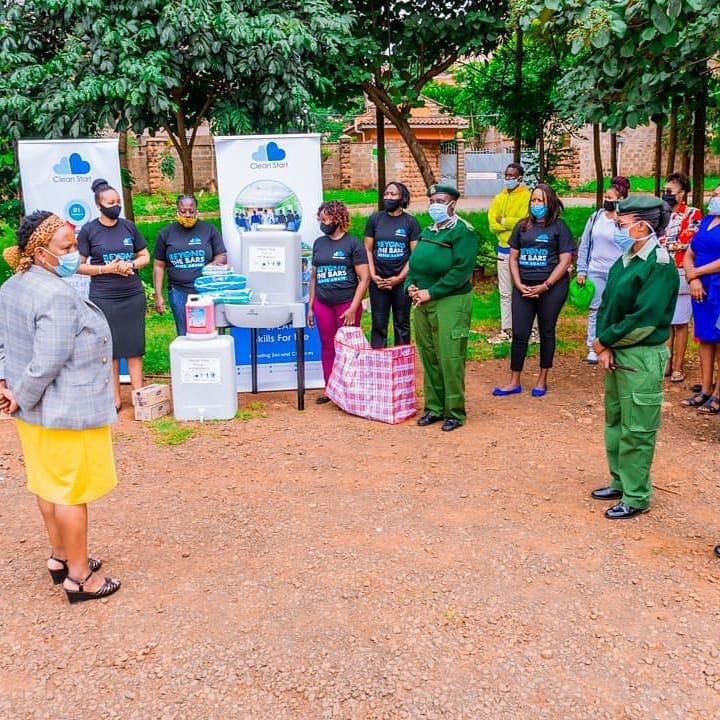 Singer Wahu responds after being accused of publicizing her donations to the poor