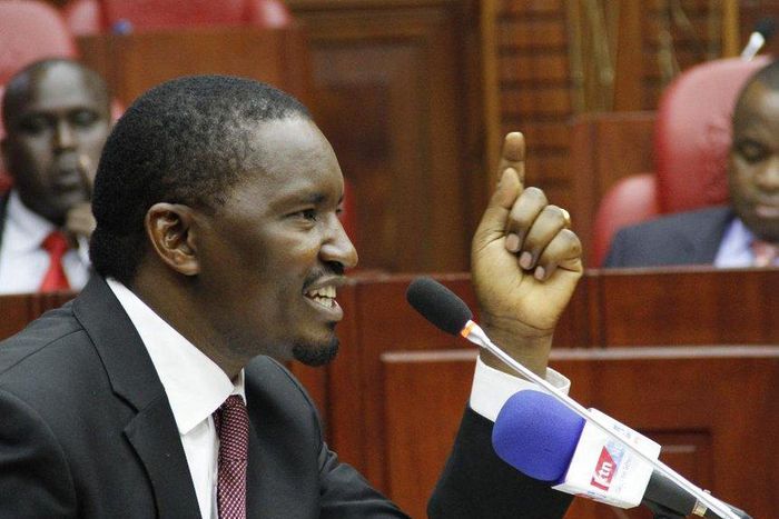 Mike Njenga unable to control laughter as Mwangi Kiunjuri unleashes Kikuyu proverbs against David Murathe, Mutahi Ngunyi