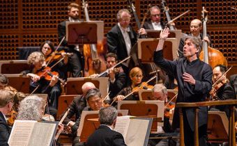 Review: Esa-Pekka Salonen takes a bow in San Francisco