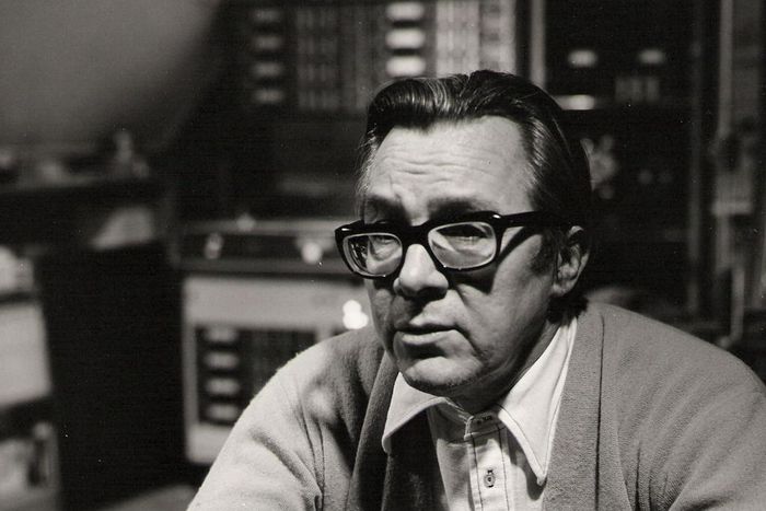 Ken Nordine, Surreal Poet With a Jazz Beat, Dies at 98