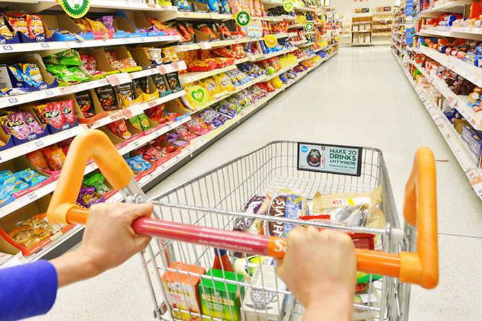 shopping (People Daily)