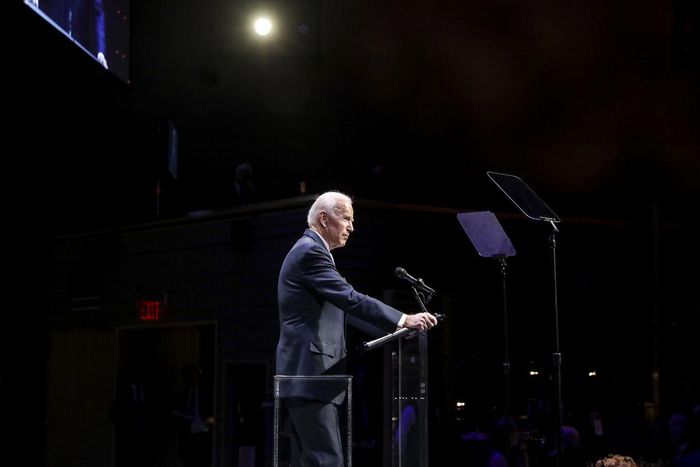 O'Rourke Places Well in Iowa Poll, Behind Biden and Sanders