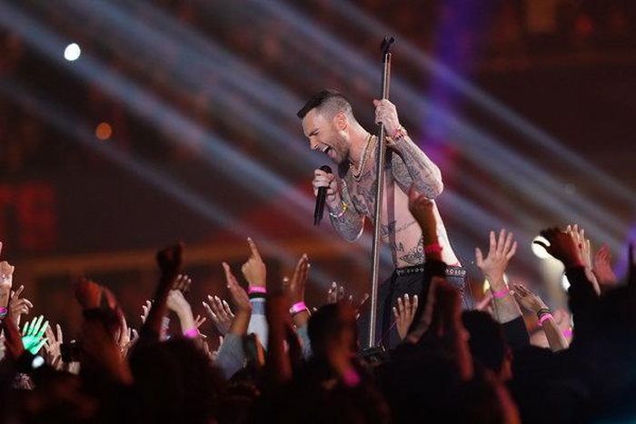 Maroon 5 barely leaves a mark at Super Bowl halftime show