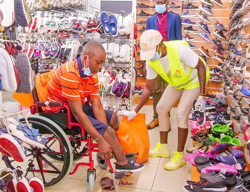 Akothee comes to the rescue of homeless man after donating a wheelchair to him (Photos)