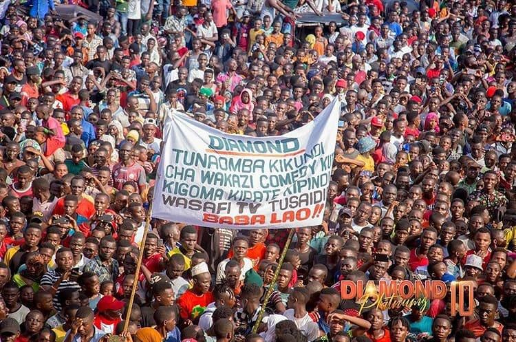 WCB President Diamond accorded a heroic welcome in his home Town Kigoma ahead of much anticipated Concert (photos)