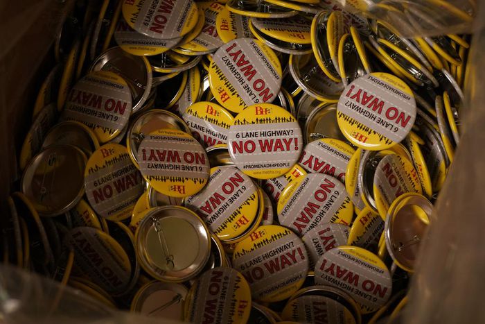 In Brooklyn, Fighting to Keep the Promenade Open