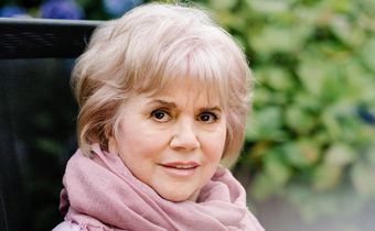 Linda Ronstadt, Retired From Singing, Is Still a Glorious Voice