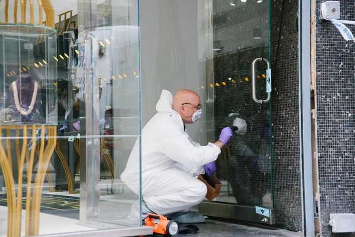 Caught on Video: Jeweler to the Stars Robbed by Armed Men in Disguises