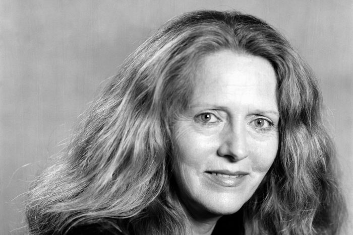 Linda Gregg, Poet of Taut, Vivid Verse, Is Dead at 76
