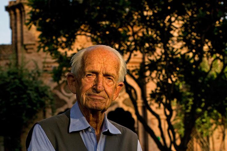 Geoffrey Langlands, Lauded British Educator in Pakistan, Dies at 101