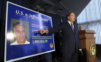Epstein Offers Mansion and Jet as Bond to Avoid Jail Before Trial
