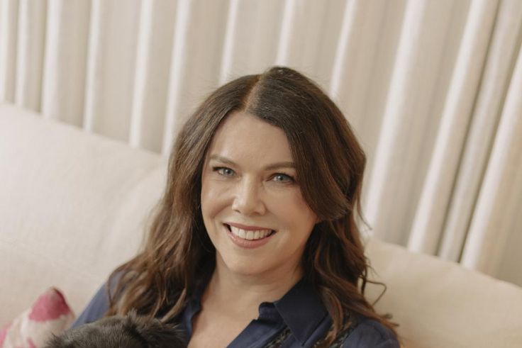 Lauren Graham's Week: Background Binges and Books, Books, Books