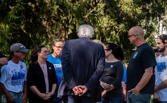 Sanders Had Heart Attack, His Doctors Say as He Leaves Hospital