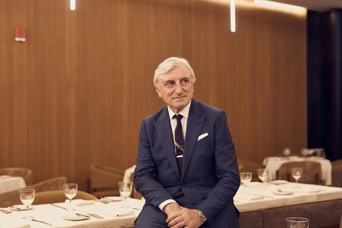 Julian Niccolini, Face of the Four Seasons Restaurant, Is Forced to Resign