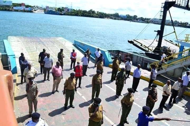 Demonstration on social distancing at the ferry. Kenyans forced to stand 1 metre apart on ferry, waiting bay at Likoni after stampede