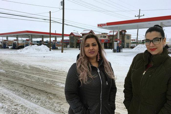 A border agent detained two Americans speaking Spanish, now they have sued