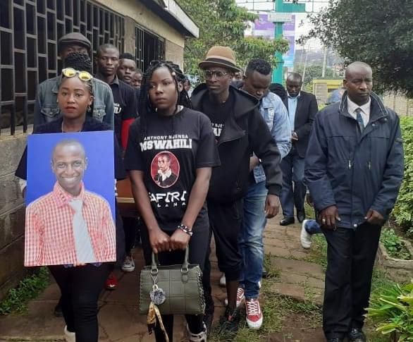 The late Churchill show comedian Njenga Mswahili laid to rest at Lang’ata cemetery (Photos)